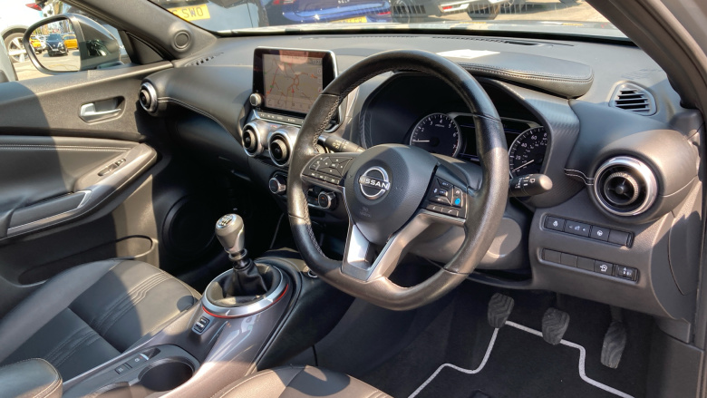 Nissan Juke 1.0 DiG-T 114 Tekna 5dr Petrol Hatchback
